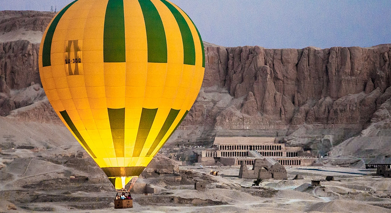 sunrise-balloon-ride-over-luxor-en-5