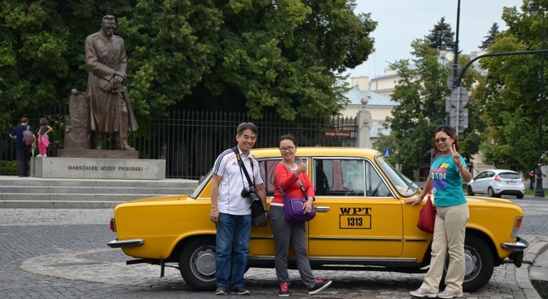 Excursão privada a Varsóvia a bordo de um Fiat Retro Organizado por WPT1313 Warsaw Private Tours