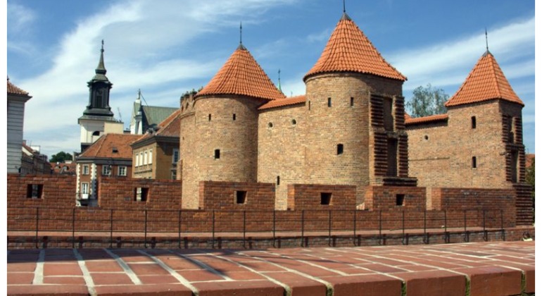warsaw-old-town-and-krakowskie-przedmiescie-walking-tour-es-3