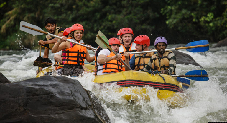 Rafting de aguas blancas - Excursión desde Negombo