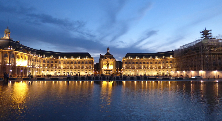 Visite libre de Bordeaux Fournie par WALK IS FREE Bordeaux