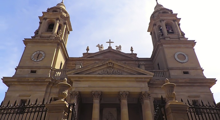 Visita à Catedral de Pamplona Organizado por TripNavarra Tours