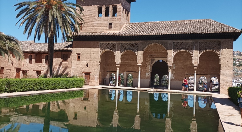 alhambra-and-generalife-walking-tour-es-2