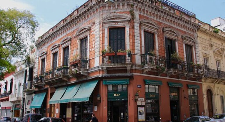 Mercato di San Telmo e tour del quartiere Fornito da Free Walks Buenos Aires