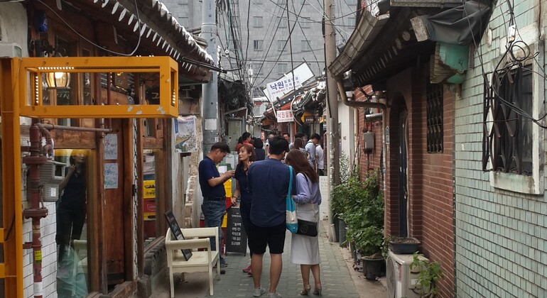 Seúl Auténtico Free Tour: Vida local e historia Corea del Sur — #11