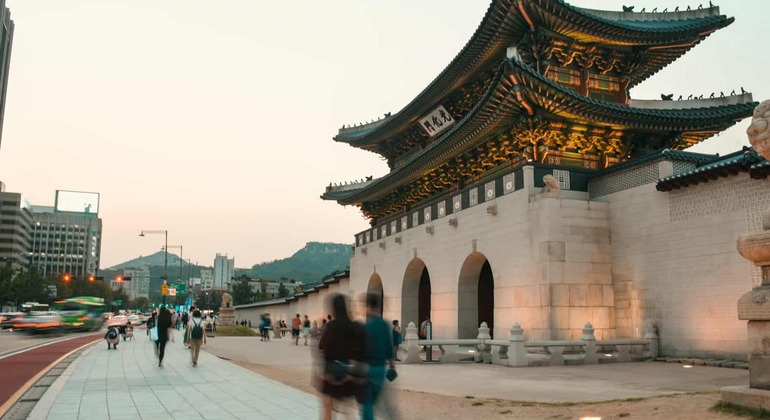 A melhor e mais autêntica excursão a Seul: Vida e história local, South Korea