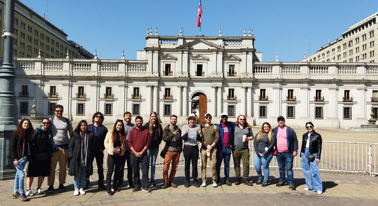 Viaje cultural con un experto local Operado por Carlos Vásquez