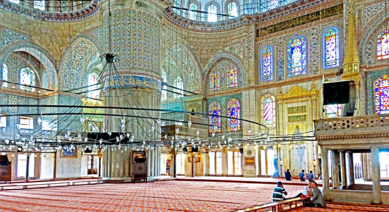 Blaue Moschee innen und außen mit Dr. Sib (kleine Gruppen) Bereitgestellt von Premium Blue Mosque Inside & Out: Expert-Led Tour with Dr Sib