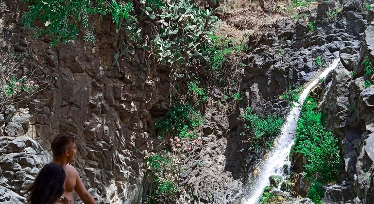 Wasser-Trekking zu den Oxena-Wasserfällen!, Italy