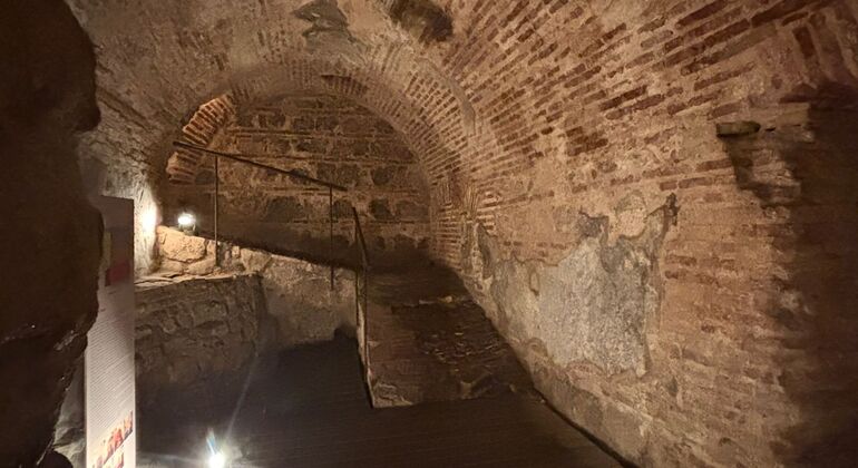 Free-Tour--Leyendas-Subterraneos-e-Historia-13
