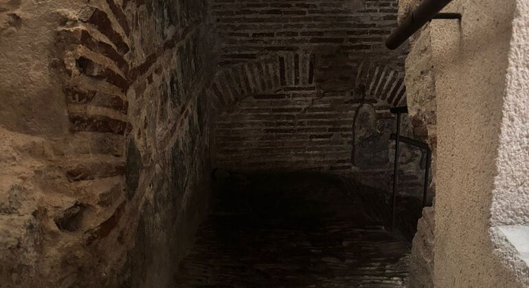 Free-Tour--Leyendas-Subterraneos-e-Historia-14