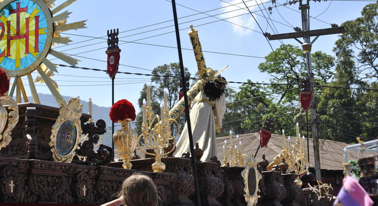 towns-around-antigua-in-a-chicken-bus-es-2