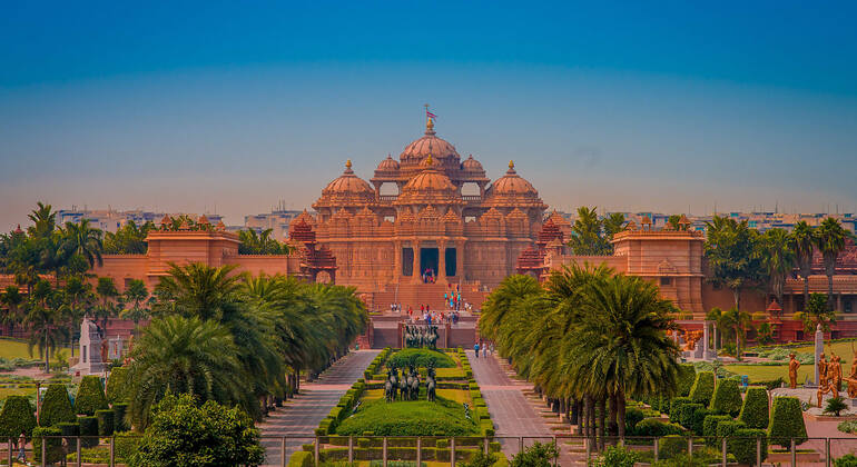 Alt-Delhi-Sehenswürdigkeiten mit Akshardham-Tempel