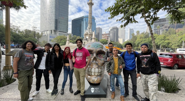 Tour a piedi gratuito di Chapultepec e del viale della Reforma Fornito da Estacion México Estados