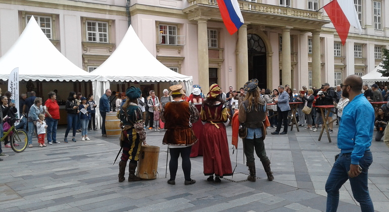 Tour gratuito del centro storico e della Chiesa Blu di Bratislava Slovacchia — #3