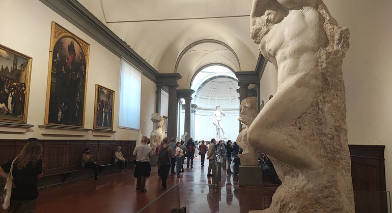 guided-tour-of-academy-gallery-es-2