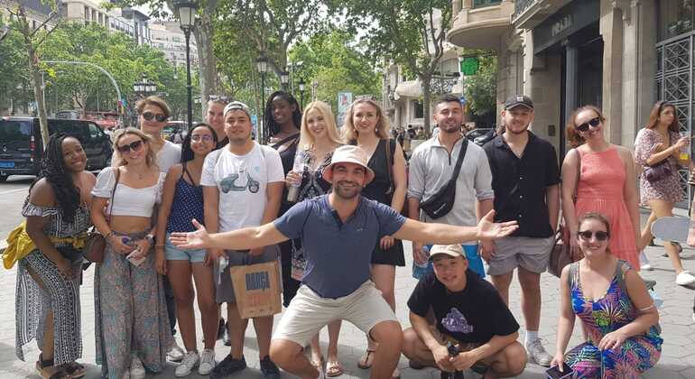 the-genius-of-gaudi-sagrada-familia-and-modernisme-veeps-tour-en-10