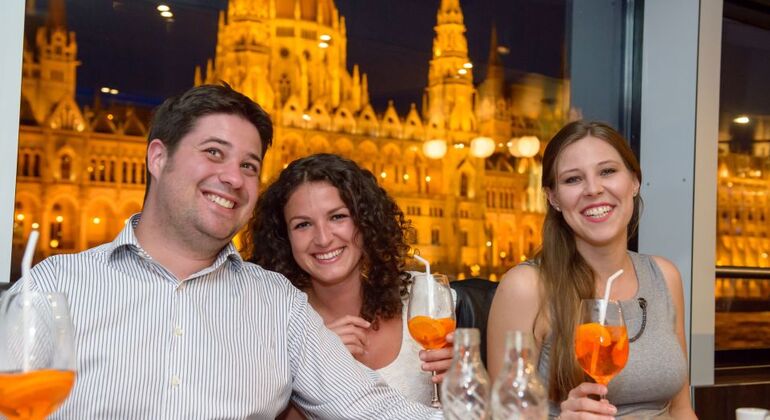 Cruise with Piano Show & Drinks Through Budapest