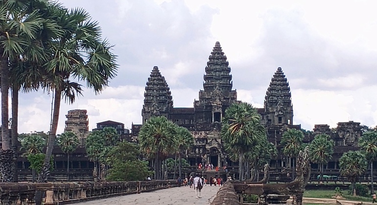 The Best of Angkor Wat, Angkor Thom and Ta Prohm Temples Provided by A Private Tour Guide-Cambodia