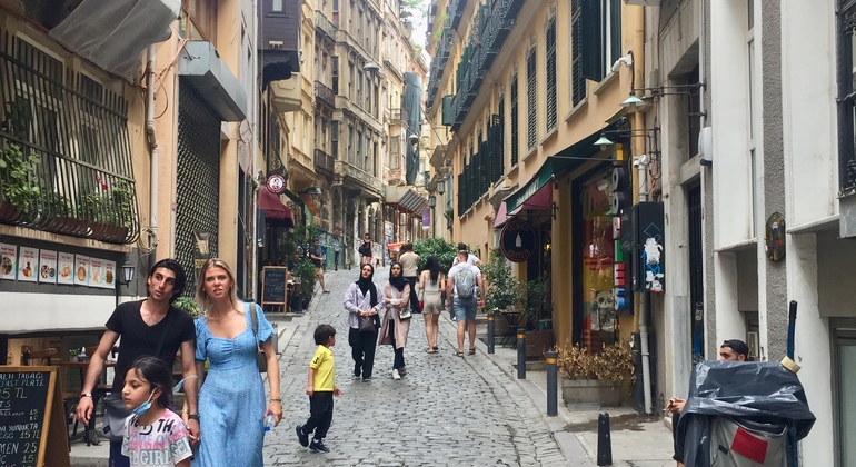 Tour por la Ciudad Moderna de Estambul: Taksim a Galata con Pasaje Turquía — #25
