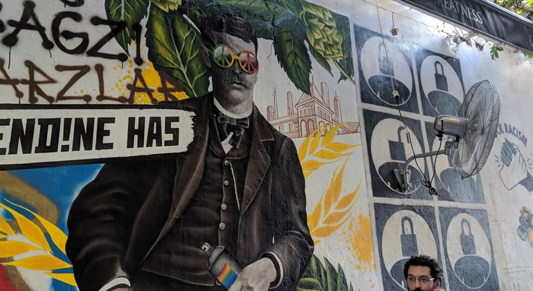 Tour por la Ciudad Moderna de Estambul: Taksim a Galata con Pasaje Turquía — #13