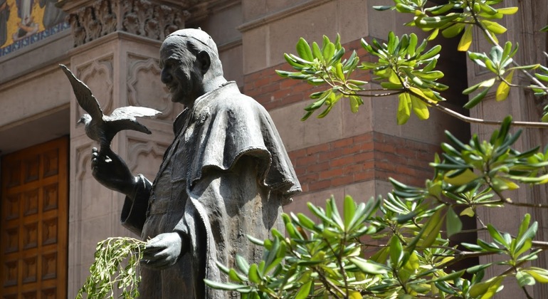 Tour por la Ciudad Moderna de Estambul: Taksim a Galata con Pasaje Turquía — #17