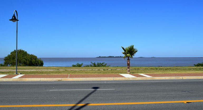 Walking Tour by Promenade, Uruguay