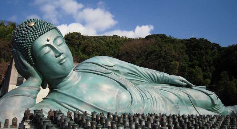 Die Tour der großen Buddhas in Fukuoka, Japan