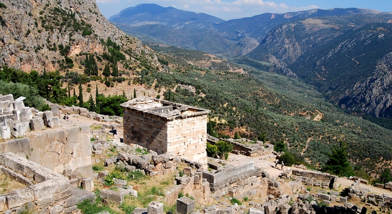 delphi-one-day-trip-from-athens-summer-es-2