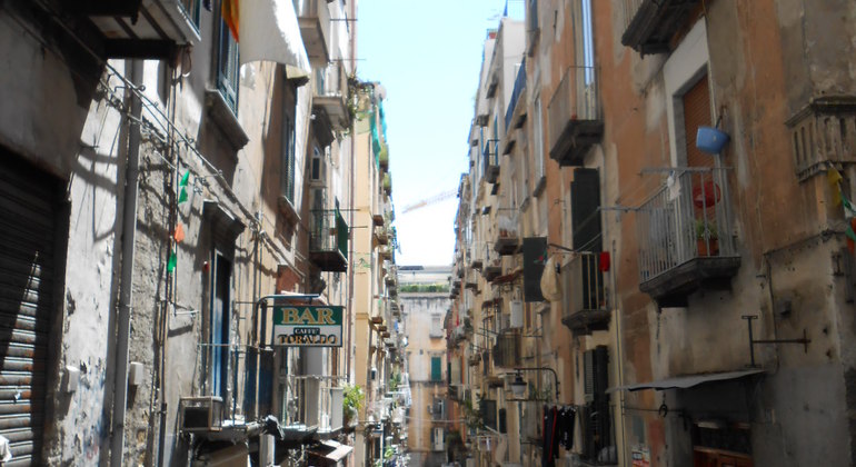 naples-panorama-and-vicoli-free-walking-tour-en-10
