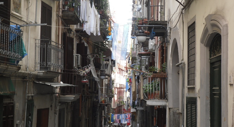 naples-panorama-and-vicoli-free-walking-tour-en-9