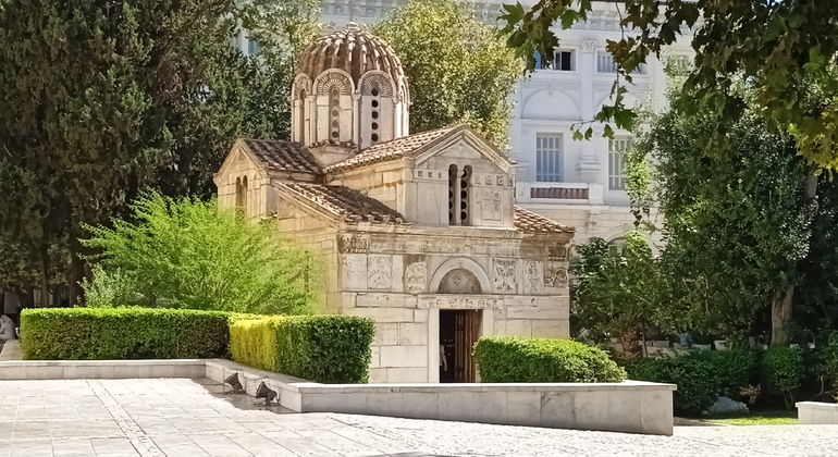 Passeio a pé pelas igrejas bizantinas de Plaka Organizado por Paraskevi