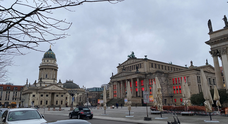 Visita gratuita aos locais mais emblemáticos de Berlim Organizado por Julia