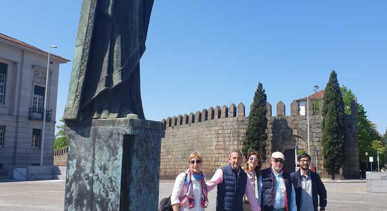 Passeio pedestre completo e gratuito por Guimarães, Portugal