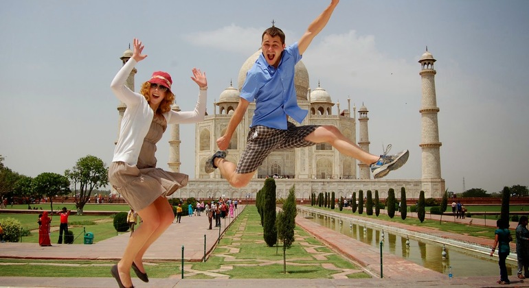 Agra at Sunrise & the Taj Mahal Day Trip