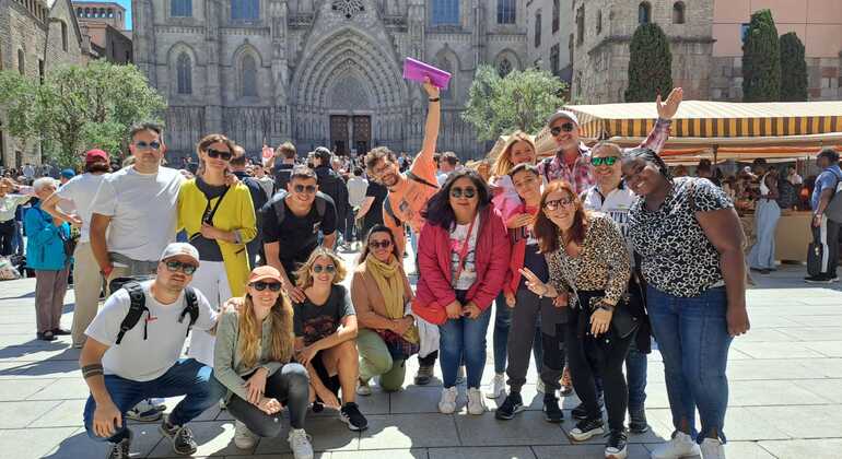 Barcelona tudo num só: Sagrada Família, Gaudí, Cidade Romana e Medieval Organizado por Martin & Camila