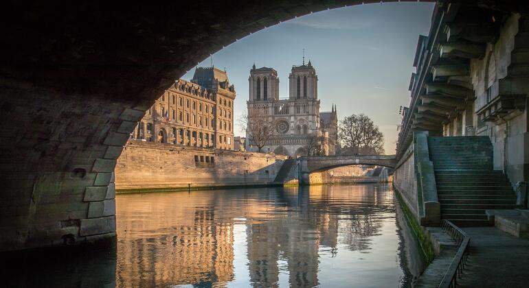 Tour a piedi gratuito della Parigi storica Francia — #1