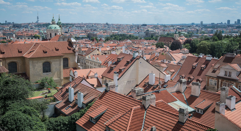 prague-castle-grounds-highlights-es-1