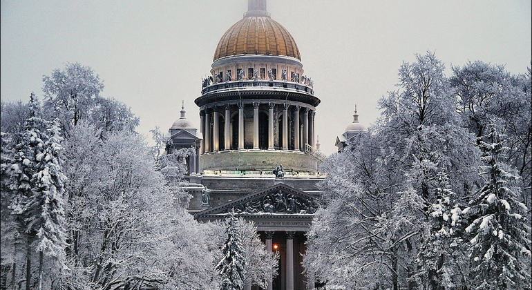 tour-de-invierno-en-centro-de-san-petersburgo-en-1