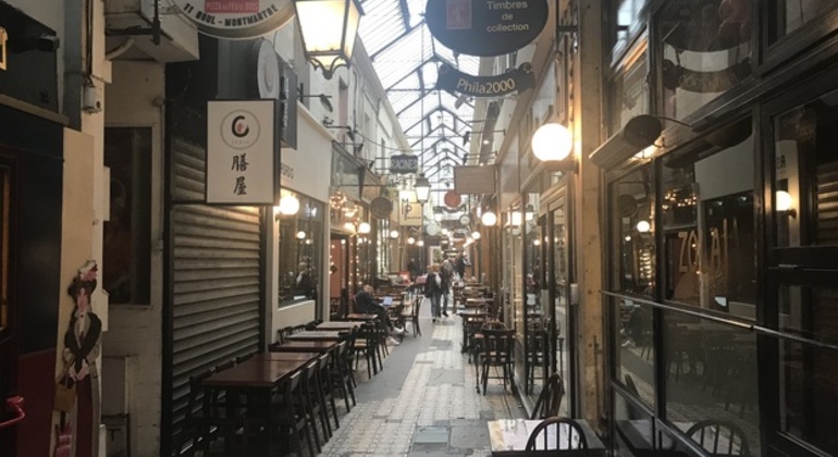 Visite à pied des galeries et passages du XIXe siècle Fournie par Christian