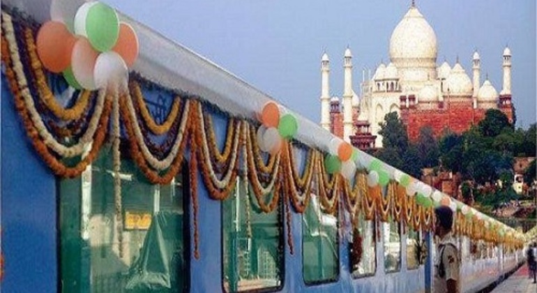 Taj Mahal Tour by Gatimaan Express
