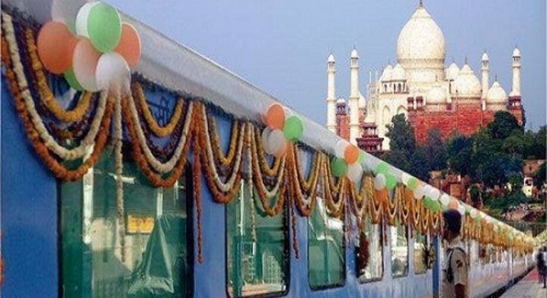 Excursión al Taj Mahal en Gatimaan Express Operado por Taj Guides 