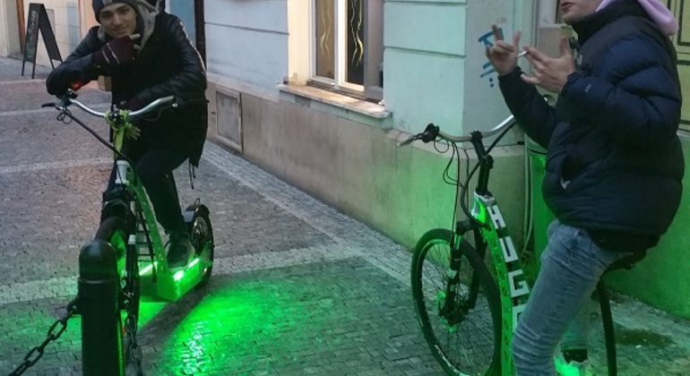 e-scooter-bike-rental-in-prague-es-11
