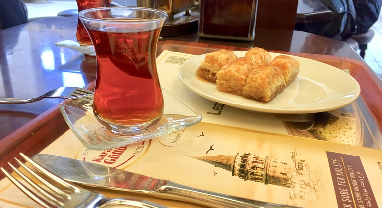 Excursão culinária a Istambul: Taberna local e comida de rua gourmet Turquia — #13