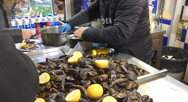 Excursão culinária a Istambul: Taberna local e comida de rua gourmet Turquia — #15