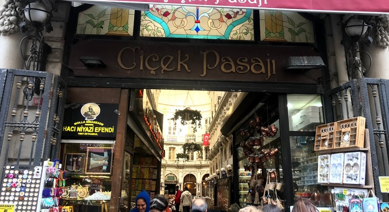 Excursão culinária a Istambul: Taberna local e comida de rua gourmet Turquia — #24