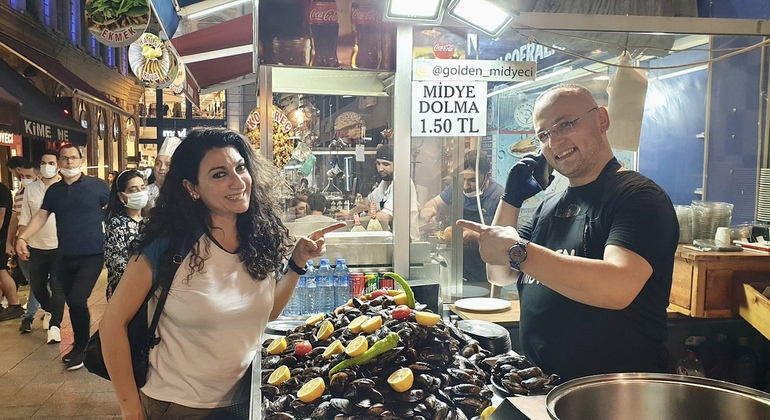 Kulinarische Tour durch Istanbul: Lokale Taverne und Gourmet Street Foods Bereitgestellt von #tématique tours