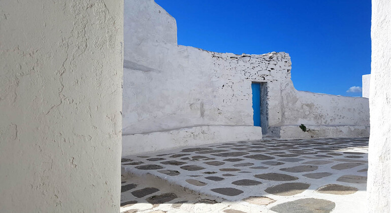 Mykonos: Self-Guided Exploration Quiz & Shopping Game Provided by Narratologies