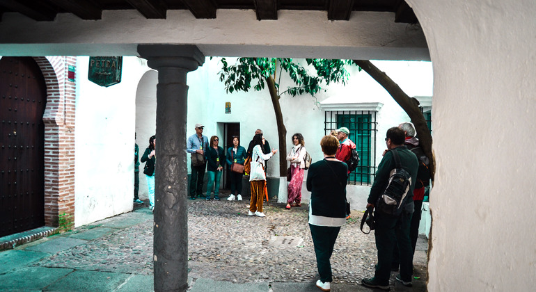 Mosque-Cathedral, Synagogue and Jewish Quarter tour with Tickets Provided by Córdoba a Pie