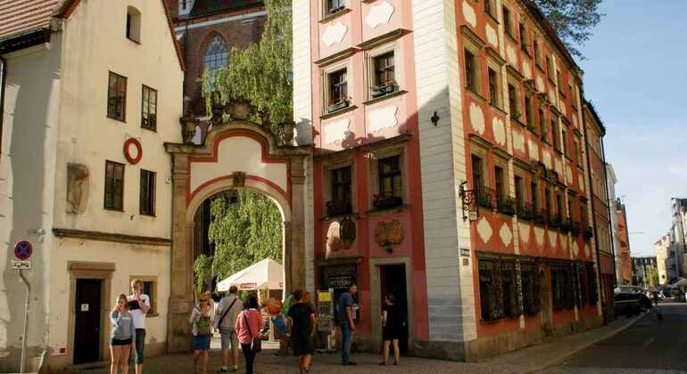 a-walk-through-wroclaw-with-a-passenger-ship-cruise-es-11